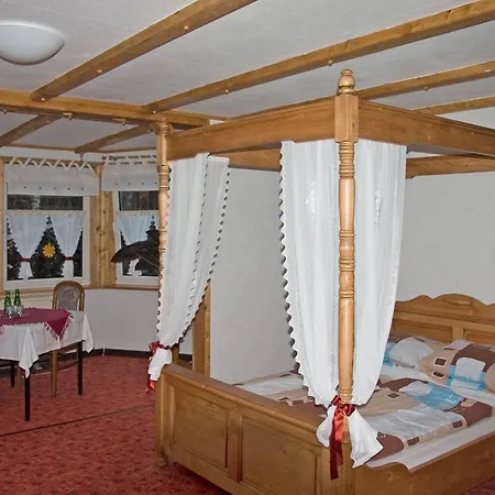 Waldoase Hirschbuechenkopf 3* Güntersberge