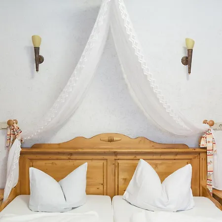 Waldoase Hirschbuechenkopf בית הארחה 3*