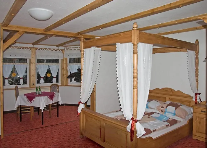 Waldoase Hirschbuechenkopf Pensionat 3*